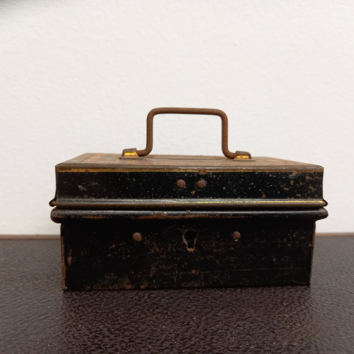 Little Antique Money Box: Vintage Metal Box/Rusty Box/Vintage Metal Container/Vintage Storage Tin/Metal Storage Box/Rustic Box/Trinket Box