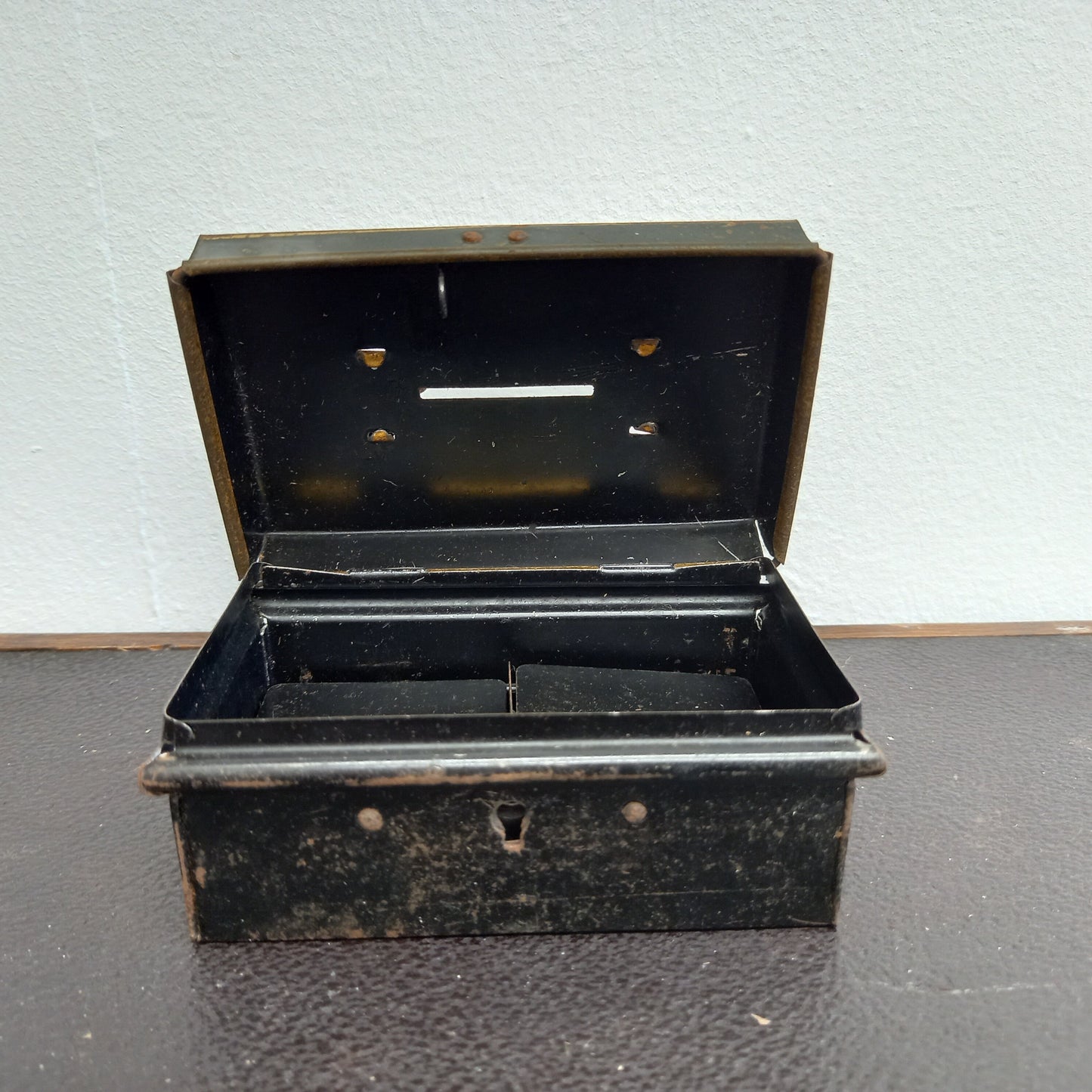 Little Antique Money Box: Vintage Metal Box/Rusty Box/Vintage Metal Container/Vintage Storage Tin/Metal Storage Box/Rustic Box/Trinket Box