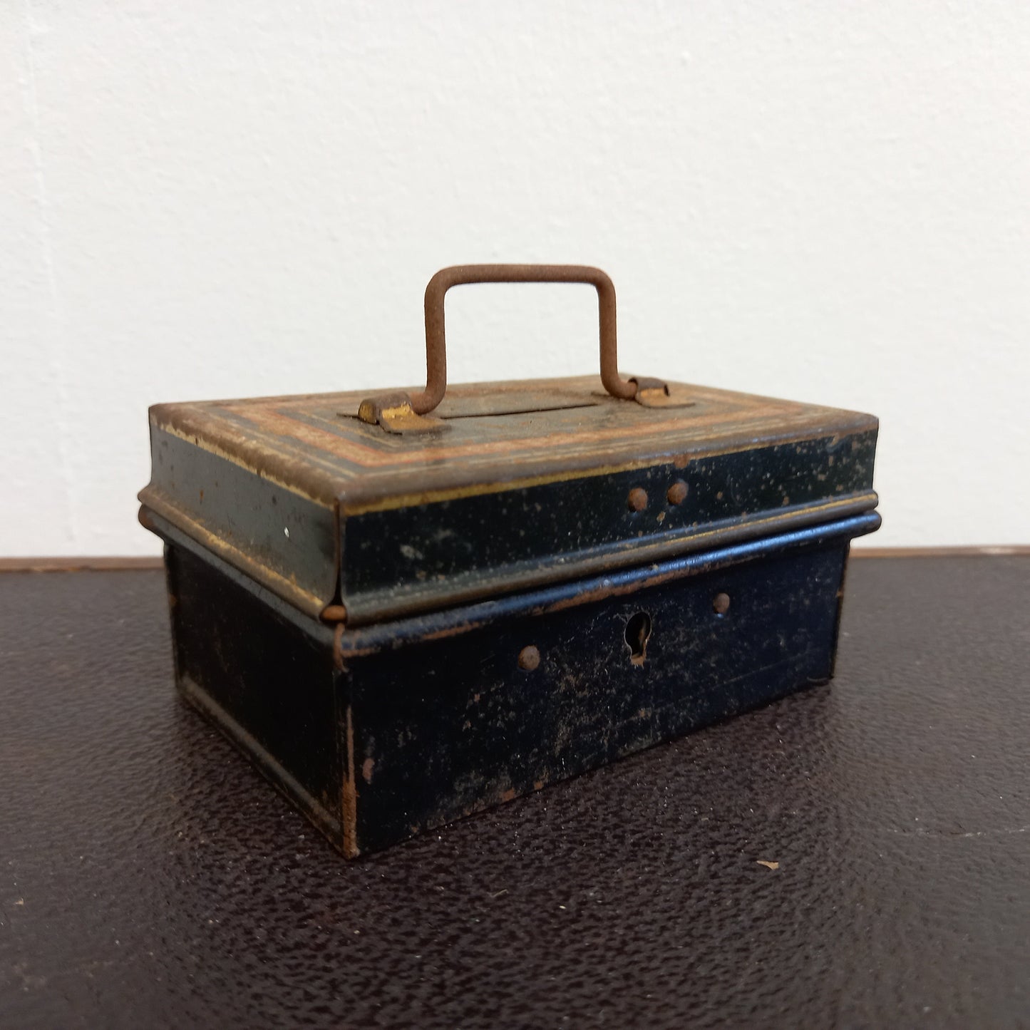 Little Antique Money Box: Vintage Metal Box/Rusty Box/Vintage Metal Container/Vintage Storage Tin/Metal Storage Box/Rustic Box/Trinket Box
