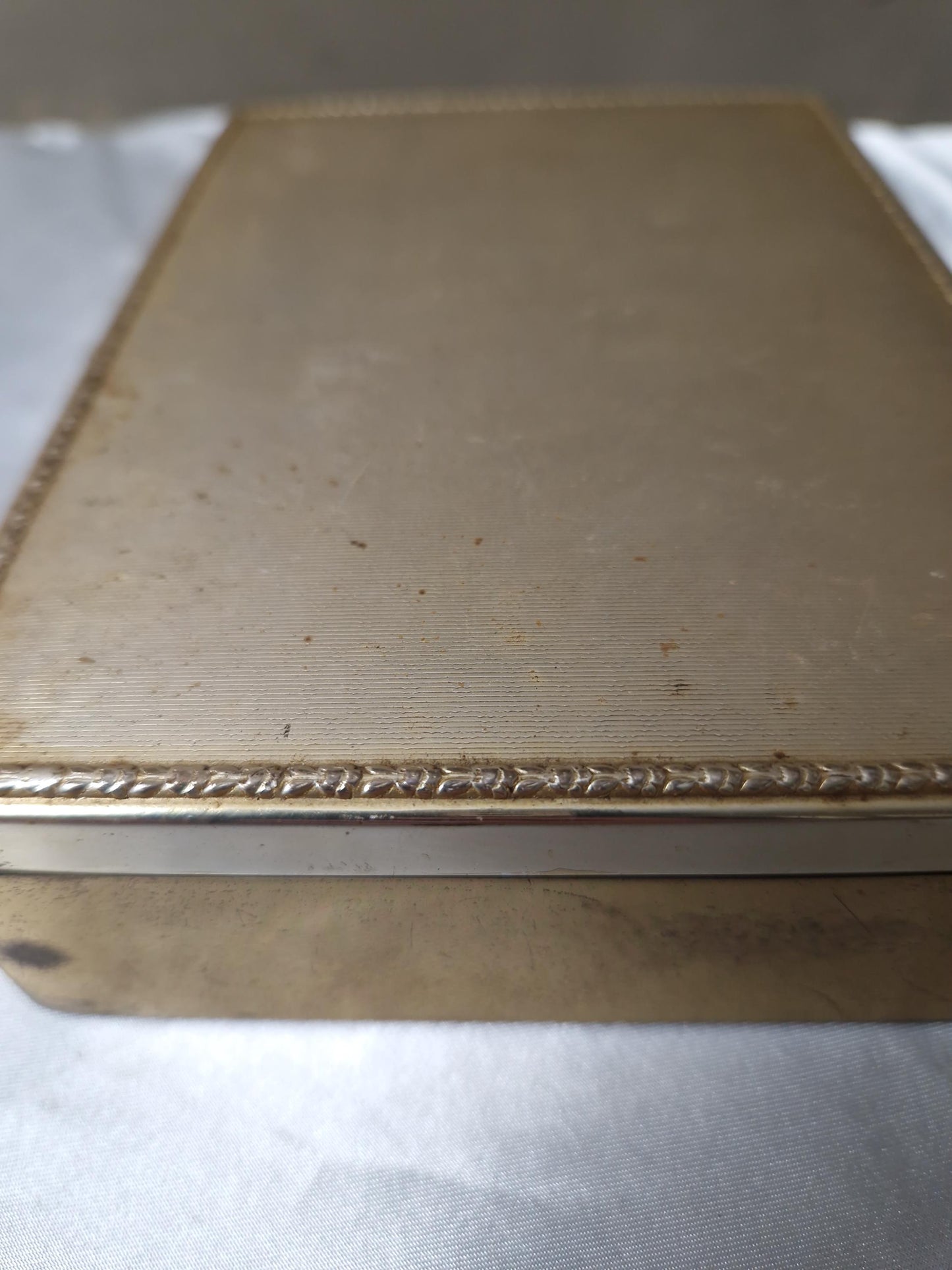 Beautiful 1950s wood lined brass cigarette case: State Express Cigarettes/Tobacco/Cigar box/Trinket Box/Bar Decor/Groomsmen Cigarette Box