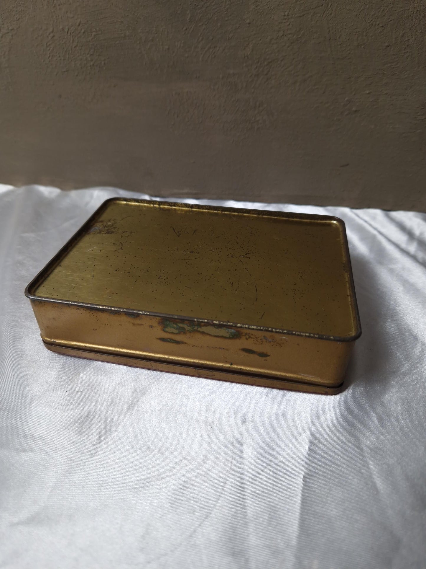 Vintage 'Gold Leaf' Cigarette Tin/Tobacco/Cigar Tin/Trinket Box/Bar Decor/Groomsmen Cigarette Tin/Player's Navy Cut